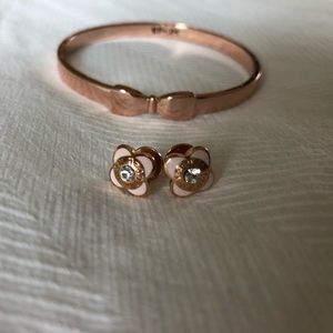 Henri Bendel stud earrings